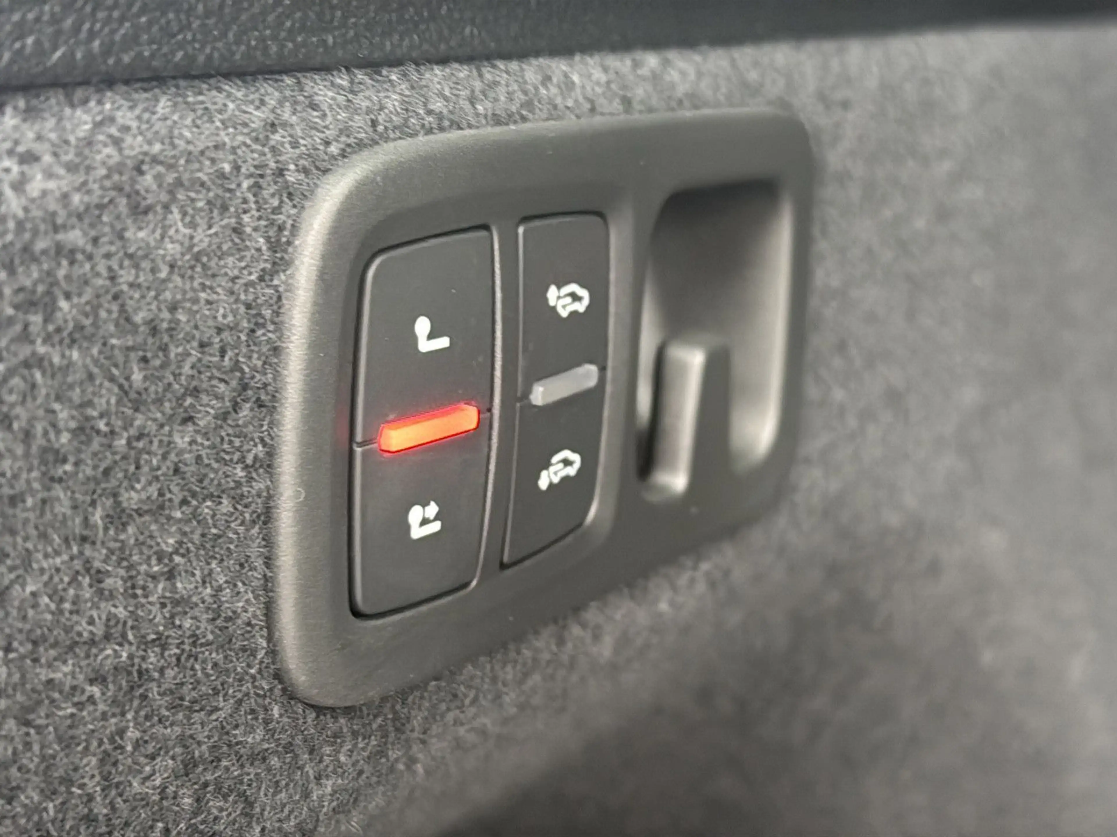 Audi Q7 55 TFSI quattro tiptronic S-Line Matrix Stand — photo 18