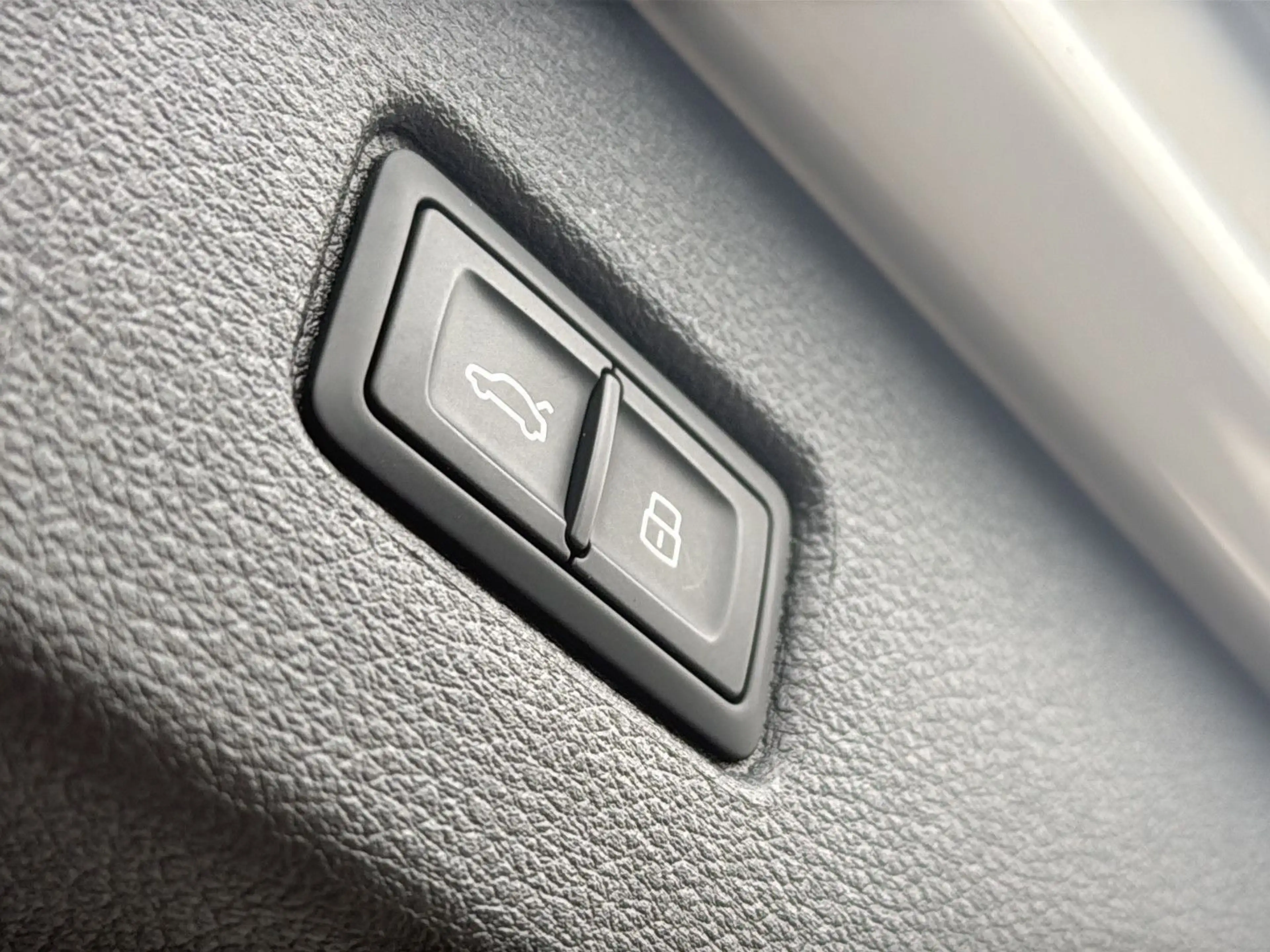 Audi Q7 55 TFSI quattro tiptronic S-Line Matrix Stand — photo 19