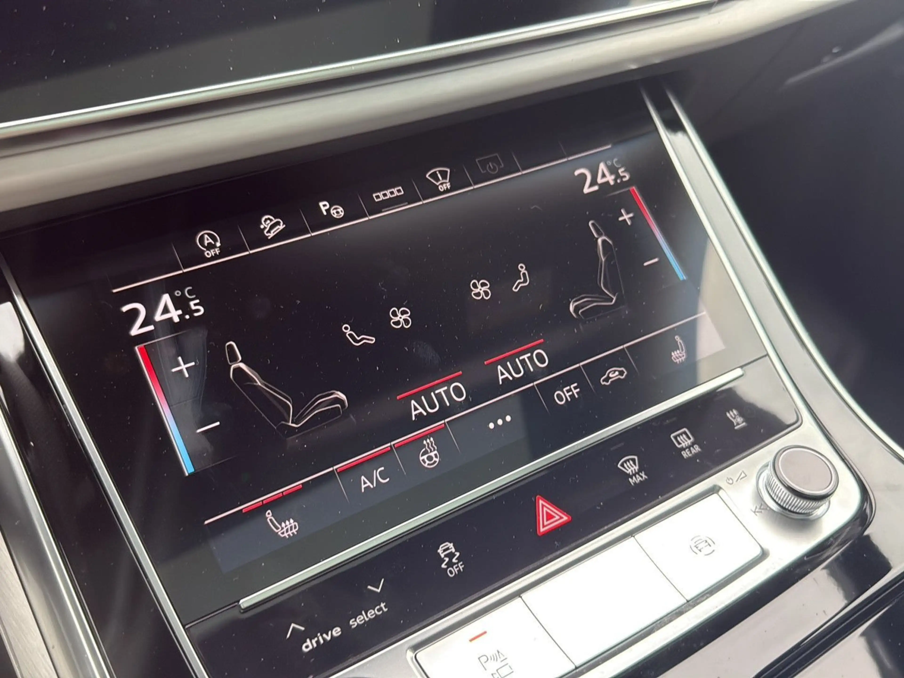 Audi Q7 55 TFSI quattro tiptronic S-Line Matrix Stand — photo 22