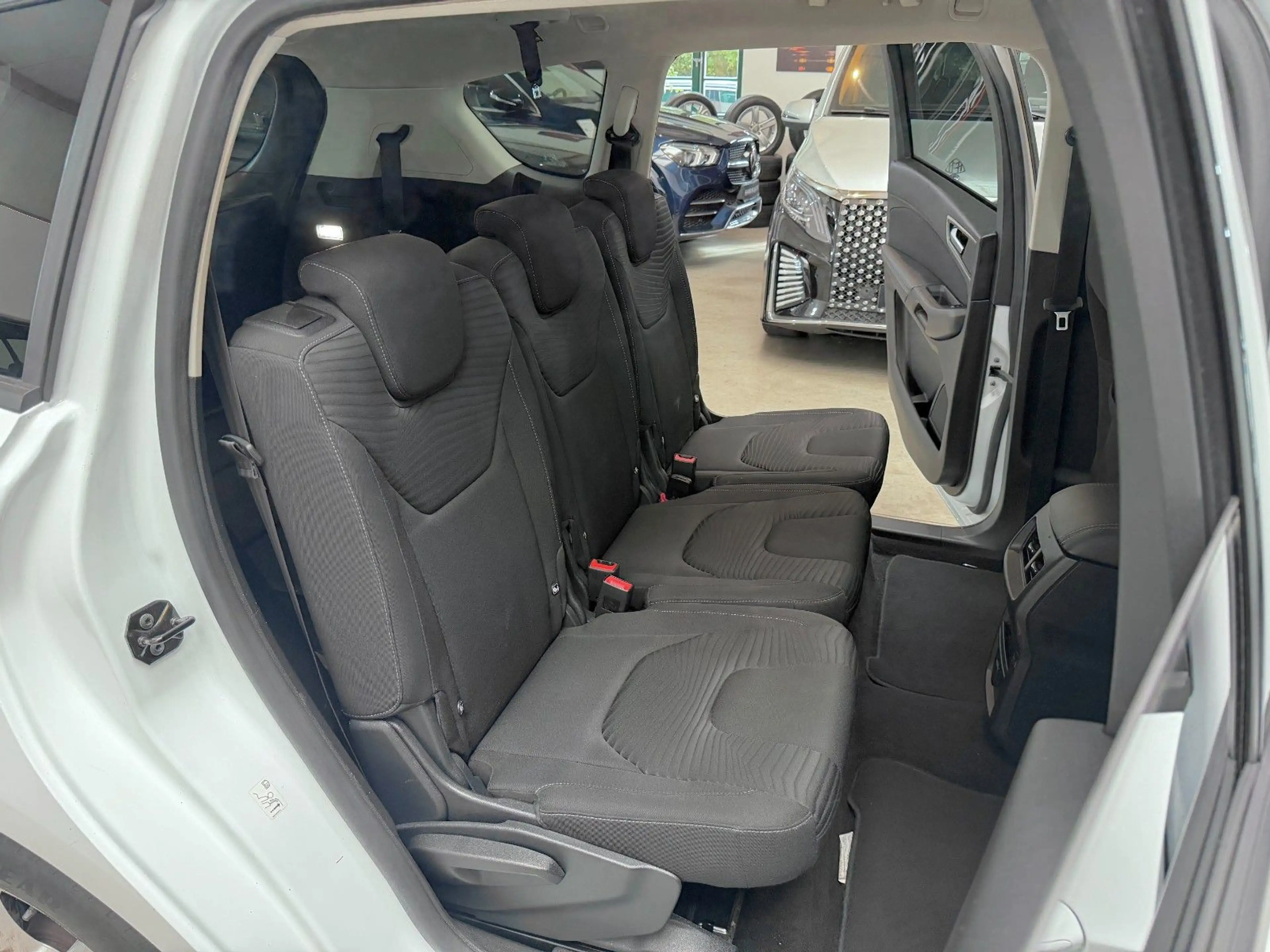 Ford S-Max S-MAX 2.0 TDCI EcoBlue Automatik Business 7Sitze — photo 12