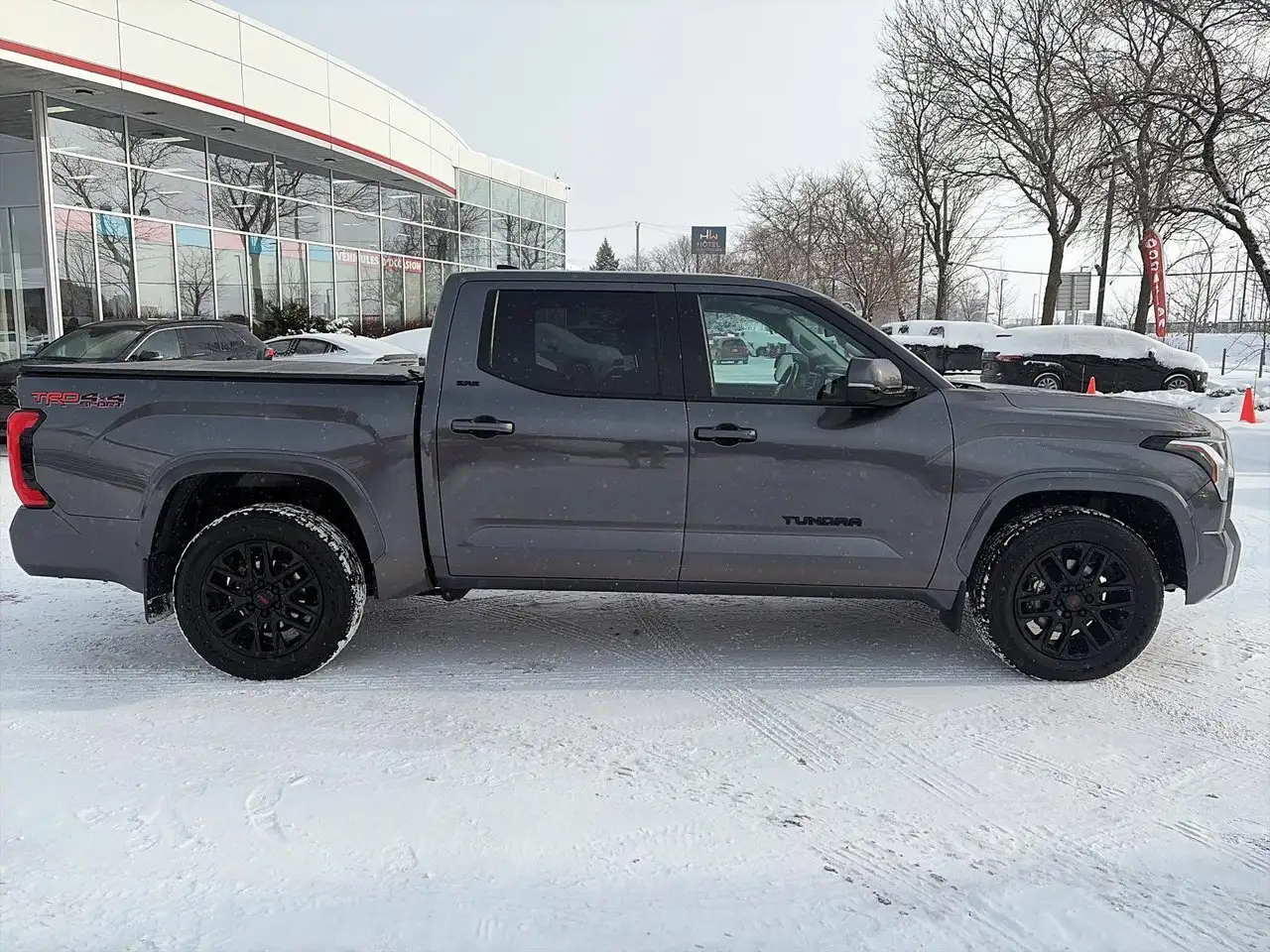 Toyota Tundra снимка Toyota Tundra