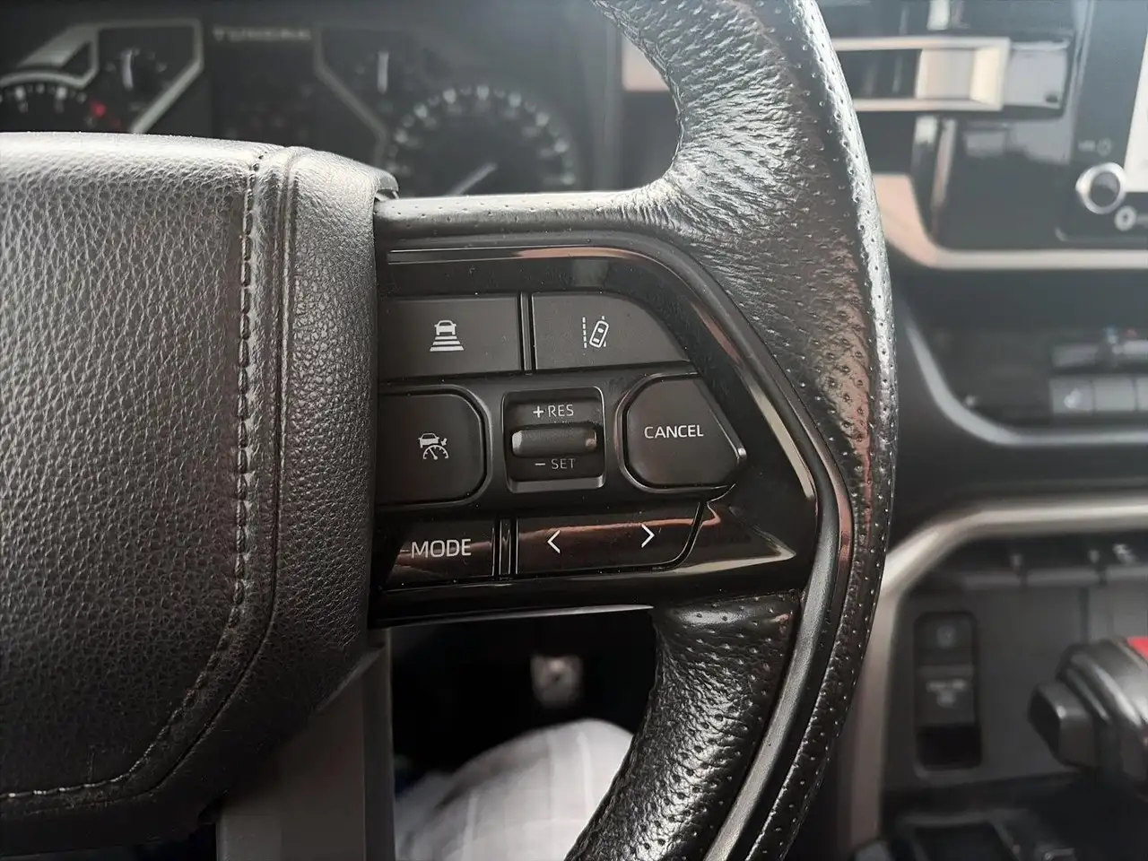 Toyota Tundra снимка Toyota Tundra