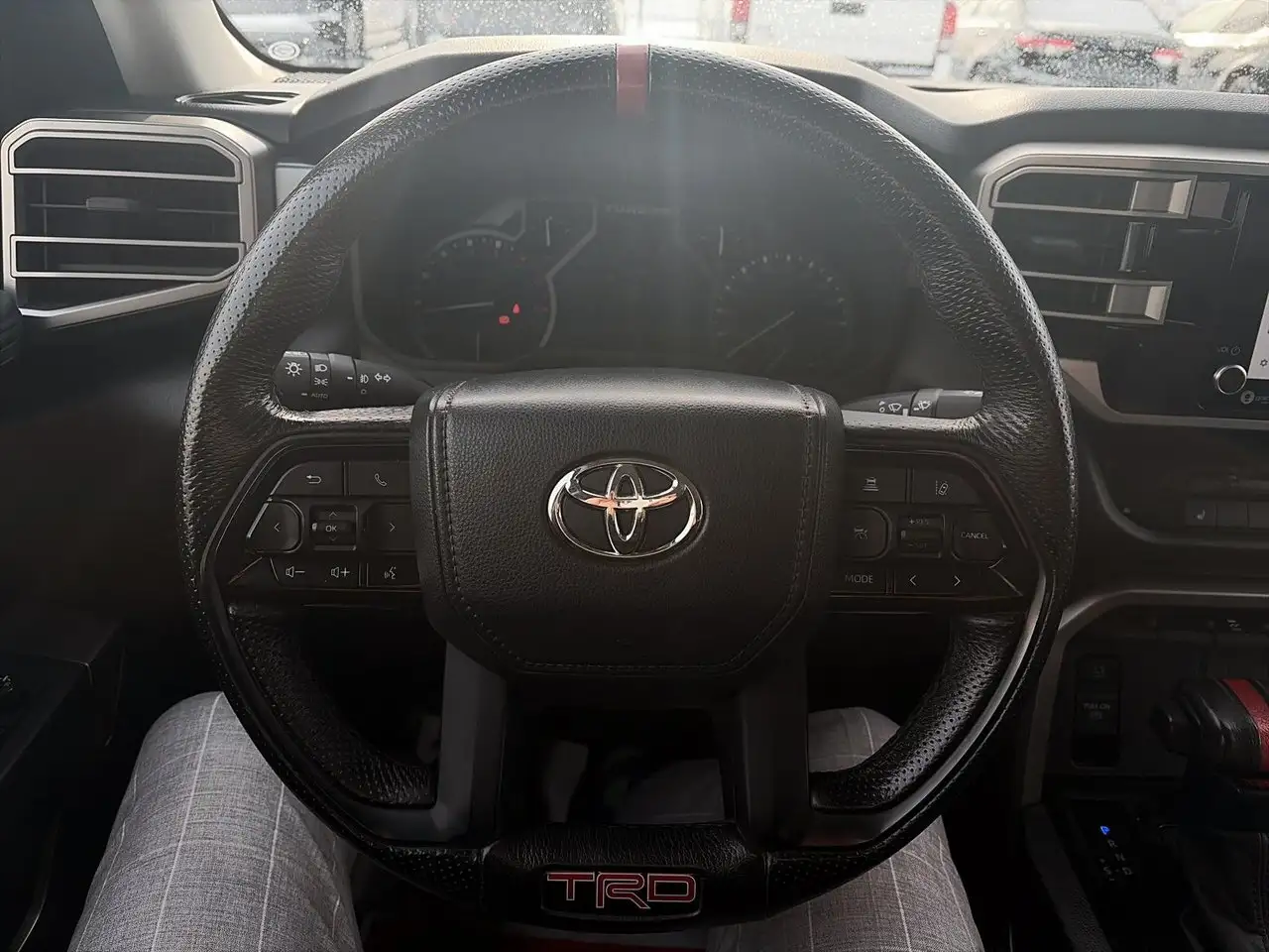 Toyota Tundra снимка Toyota Tundra