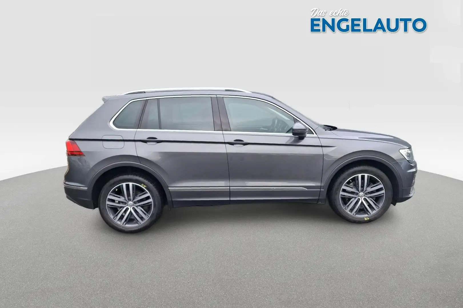 Volkswagen Tiguan Highline 4Motion PANO AHK ACC STHZ Gris - 1