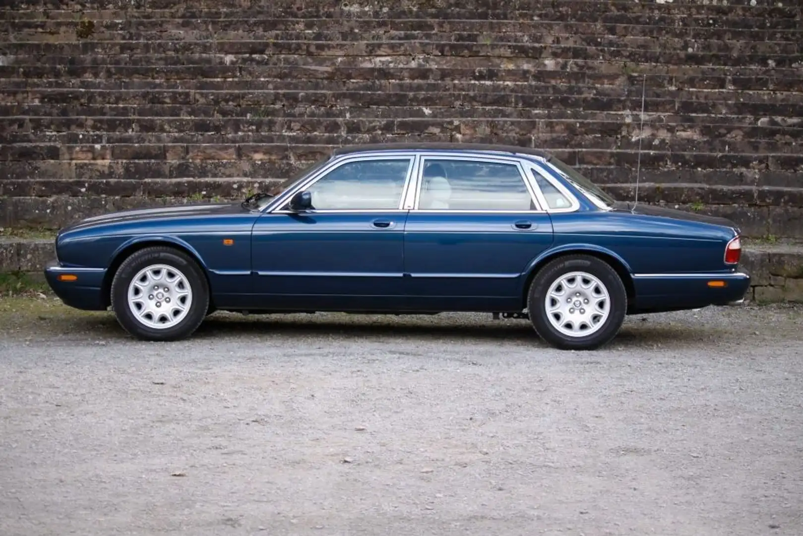 Jaguar XJ Sovereign 3 Jahre Garantie Ausnahmefahrzeug Azul - 2