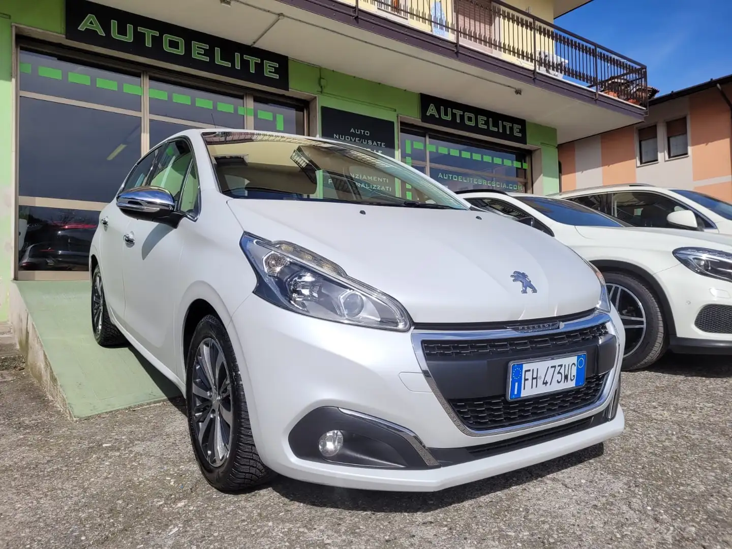 Peugeot 208 1.2 puretech Allure 82cv White - 1