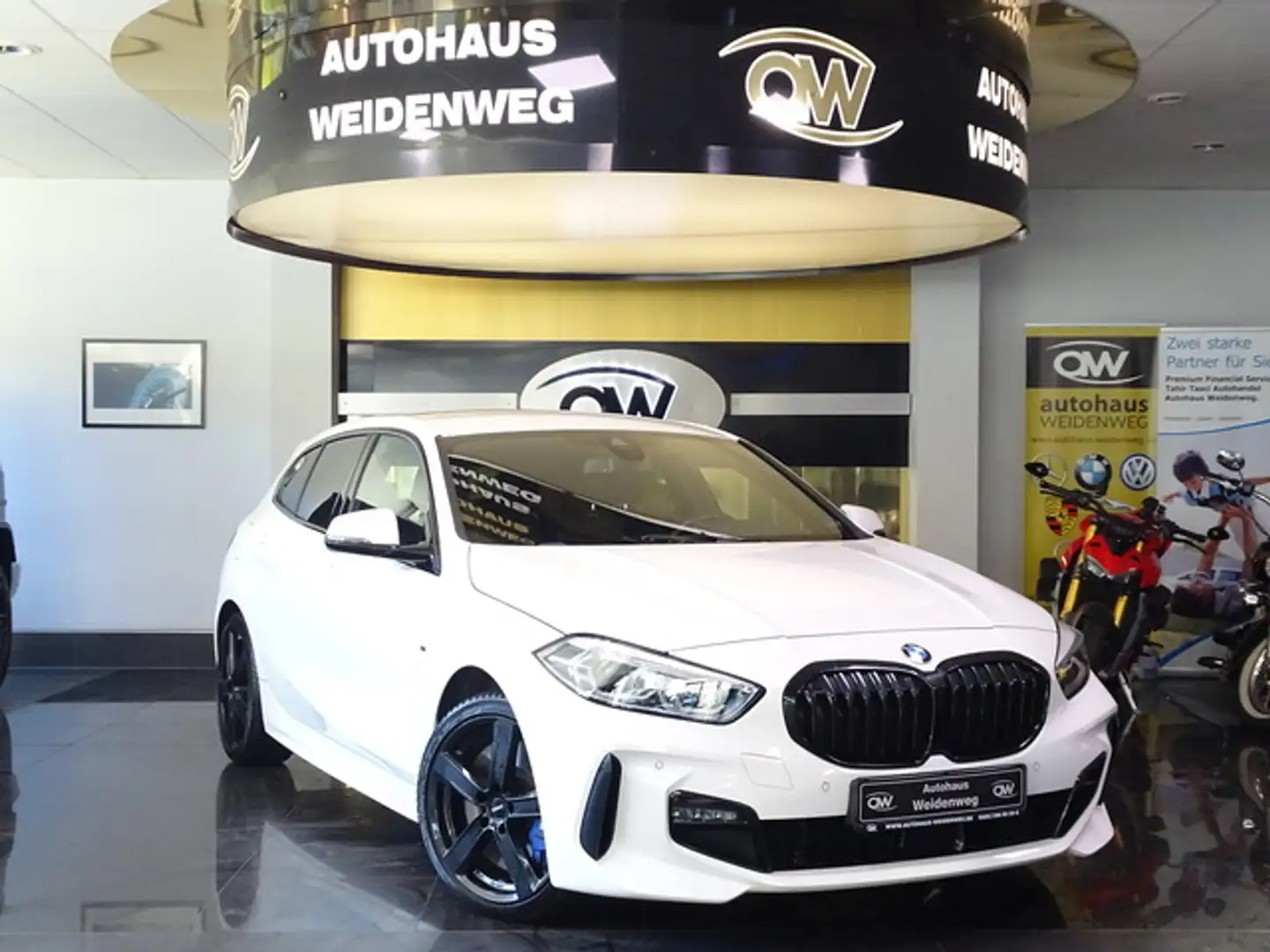 BMW 120 d M Sportpaket LED Navi Live H&K DAB ACC AHK Weiß - 1