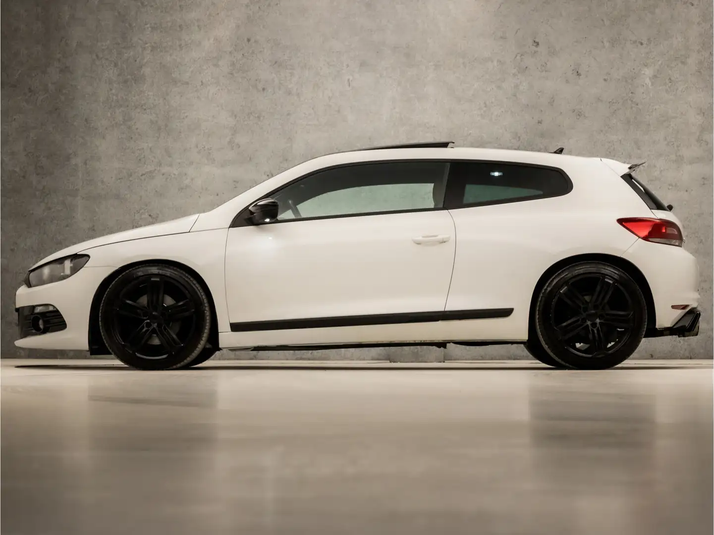Volkswagen Scirocco 2.0 TSI Sport 200Pk Automaat (SCHUIFDAK, YOUNGTIME Blanco - 2
