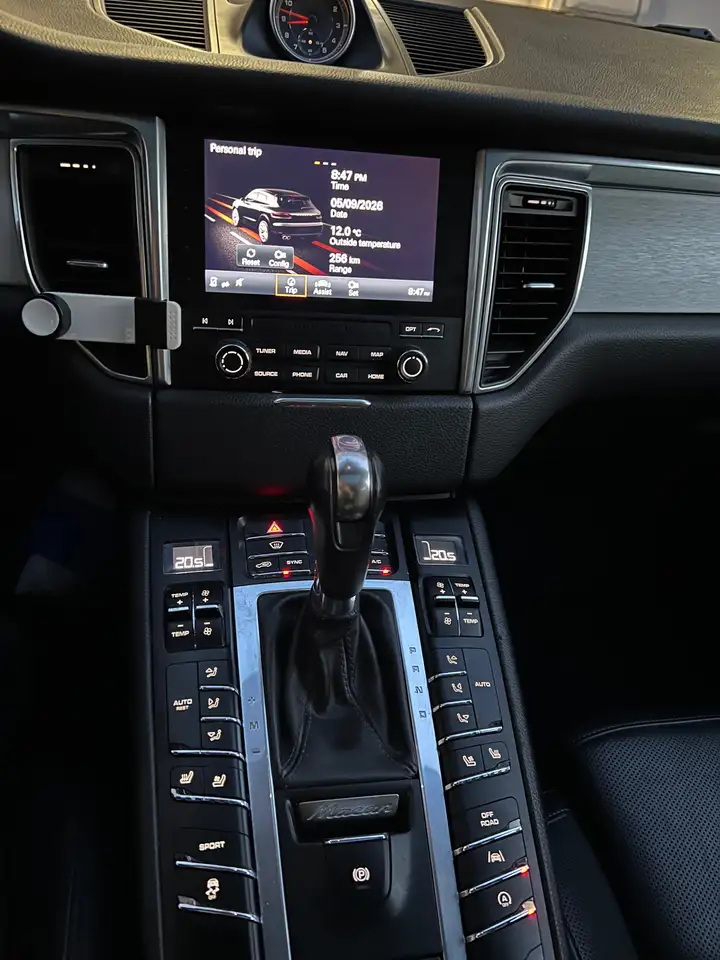 Porsche Macan снимка Porsche Macan