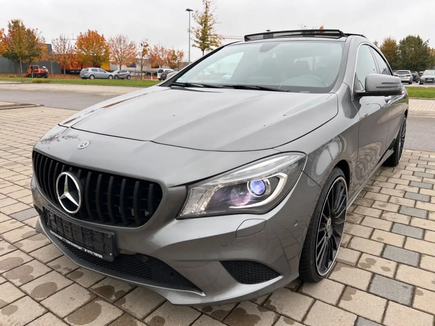 Mercedes-Benz CLA 200 CDI SPORT/AUTOMATIK/NAVI/SHZ/XENON/PANO/ Grau - 1