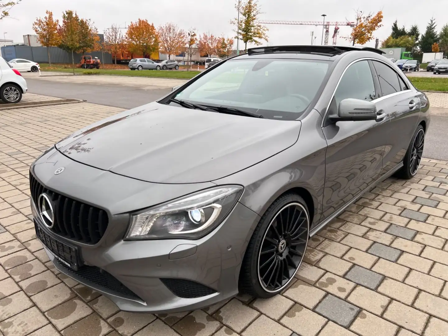 Mercedes-Benz CLA 200 CDI SPORT/AUTOMATIK/NAVI/SHZ/XENON/PANO/ Grau - 2