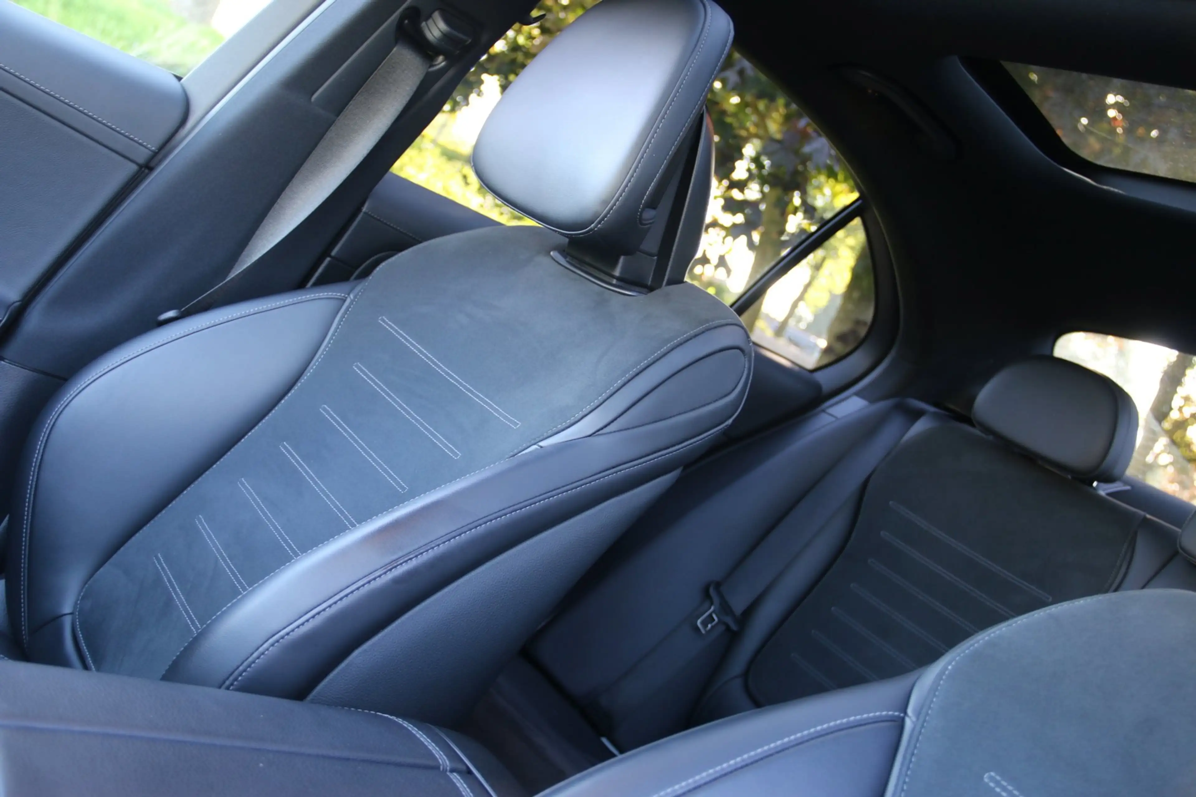 Mercedes-Benz C 200 Launch Edition AMG Line PANO-DAK! — photo 23