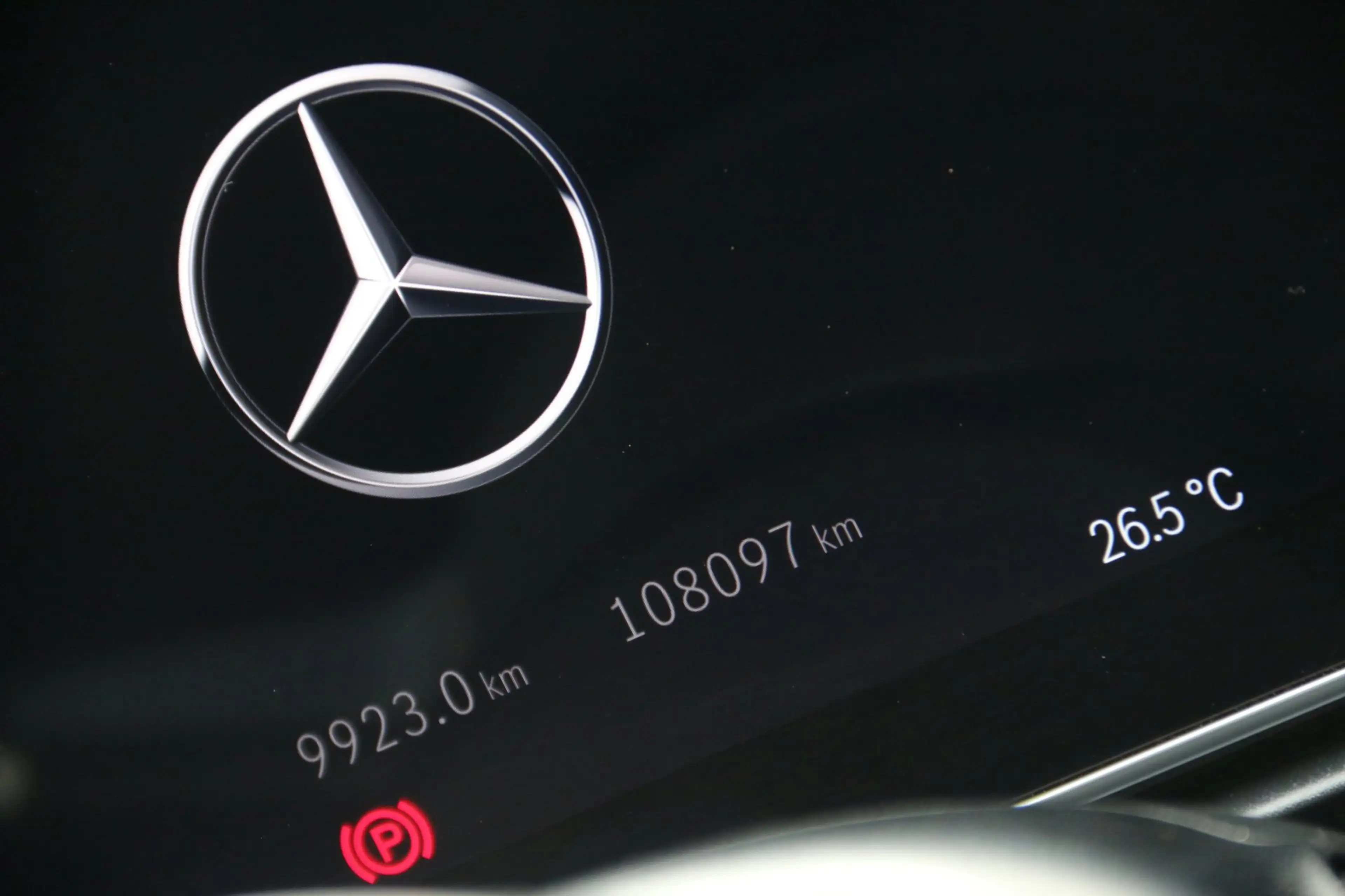 Mercedes-Benz C 200 Launch Edition AMG Line PANO-DAK! — photo 20