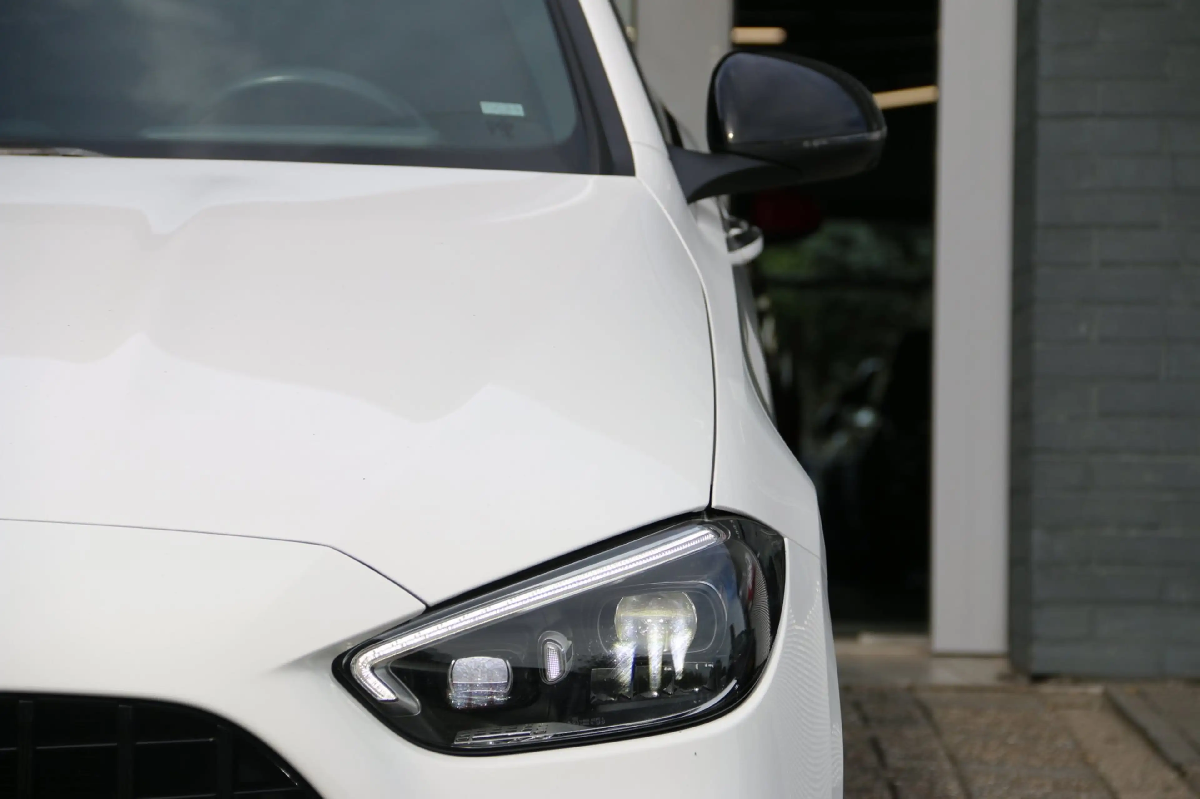 Mercedes-Benz C 200 Launch Edition AMG Line PANO-DAK! — photo 3