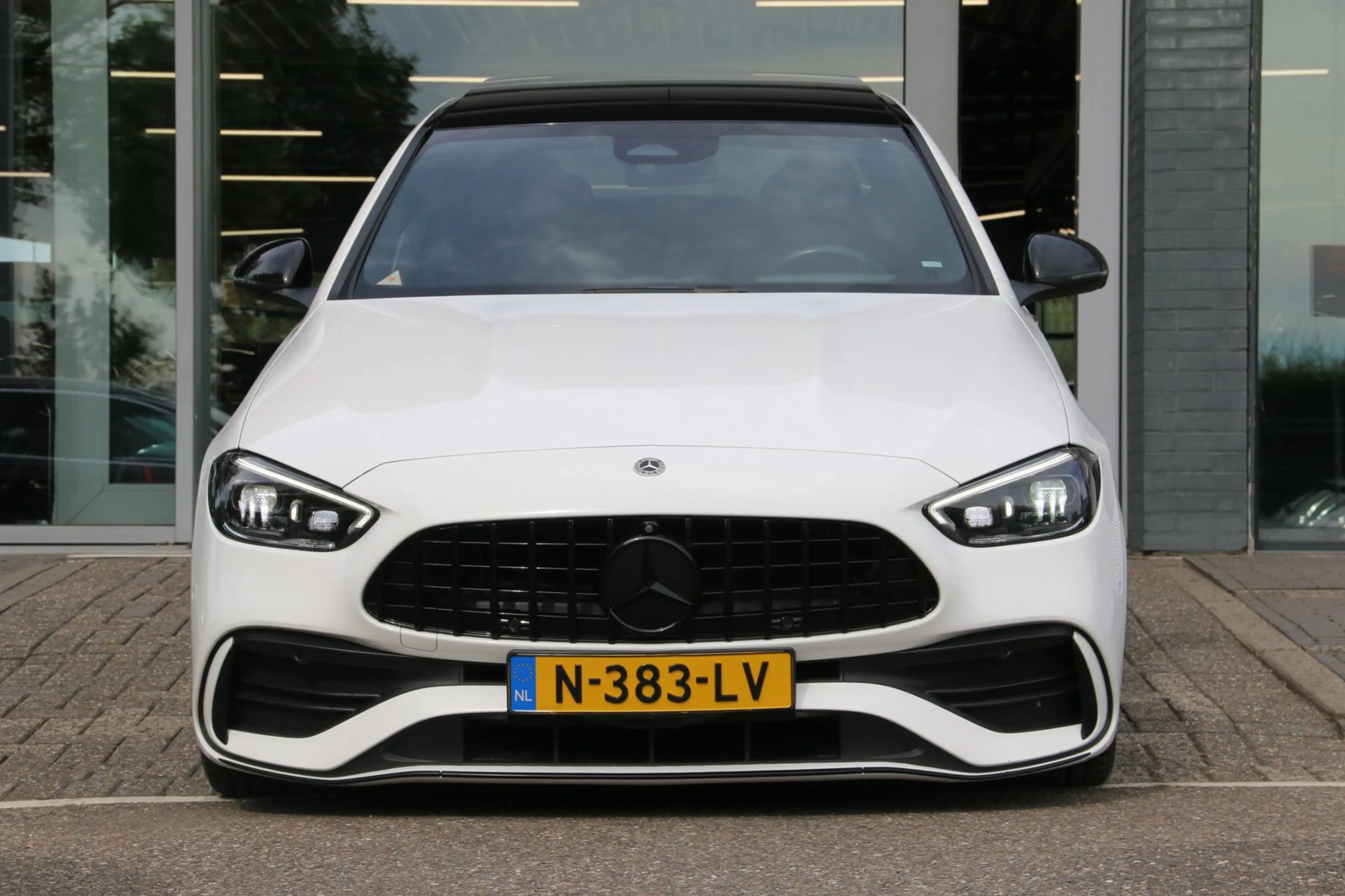 Mercedes-Benz C 200 Launch Edition AMG Line PANO-DAK! — photo 2