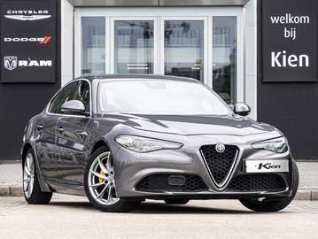2.0T Super | Xenon | 18" Velgen | half leder| Crui