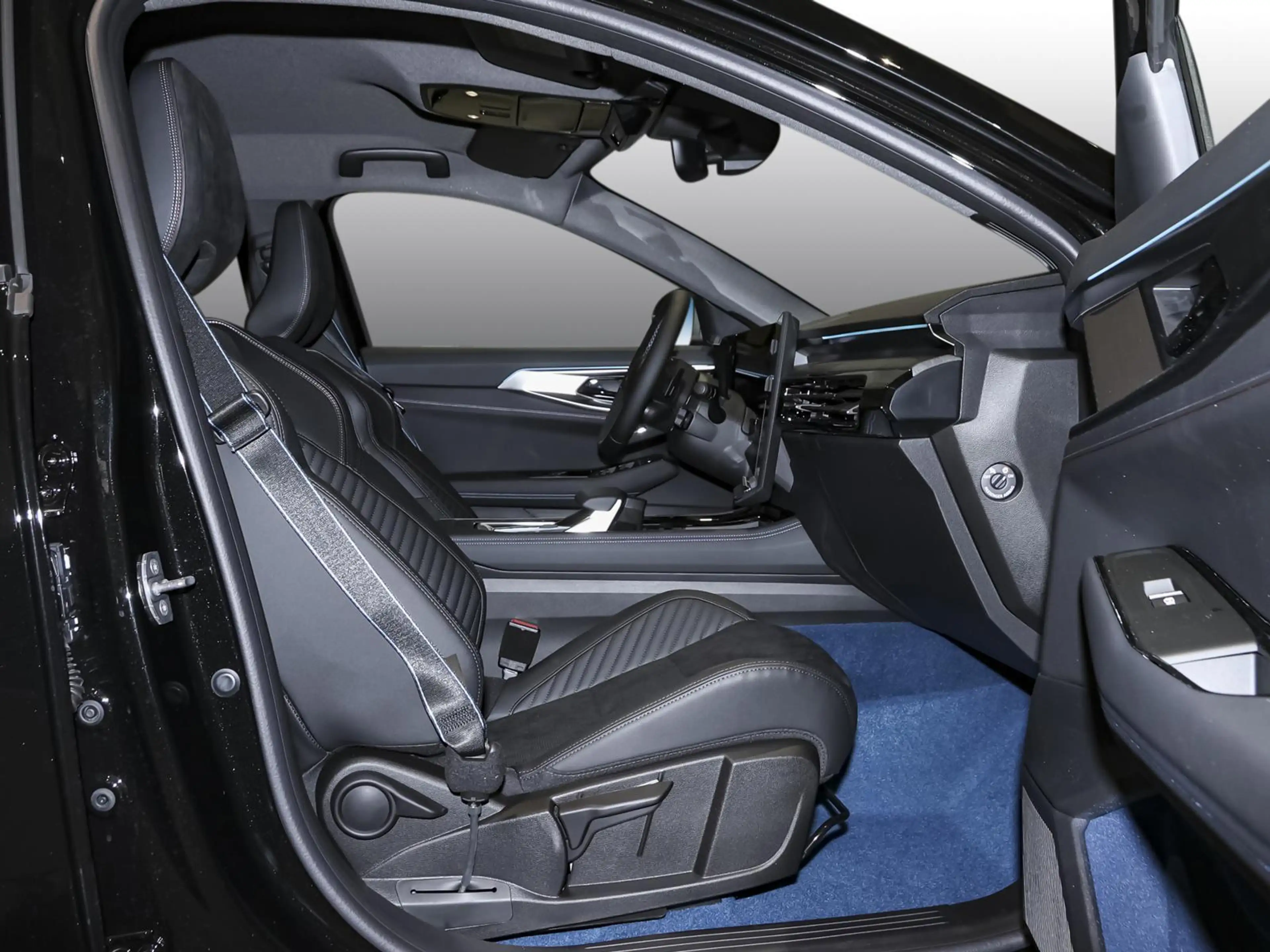 Renault Rafale Esprit Alpine E-Tech Plug-in Hybrid 300 4x4 — photo 3