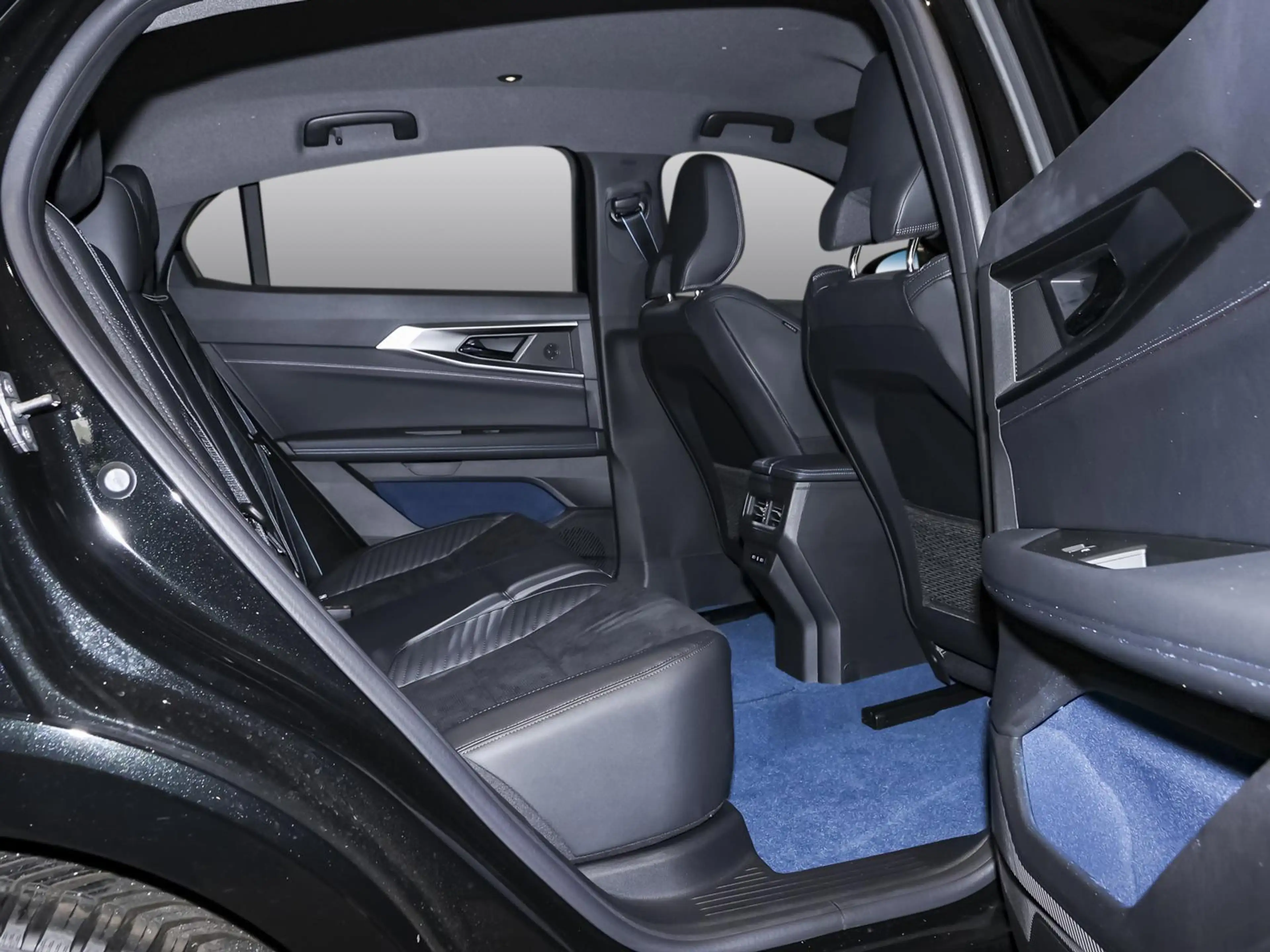 Renault Rafale Esprit Alpine E-Tech Plug-in Hybrid 300 4x4 — photo 4