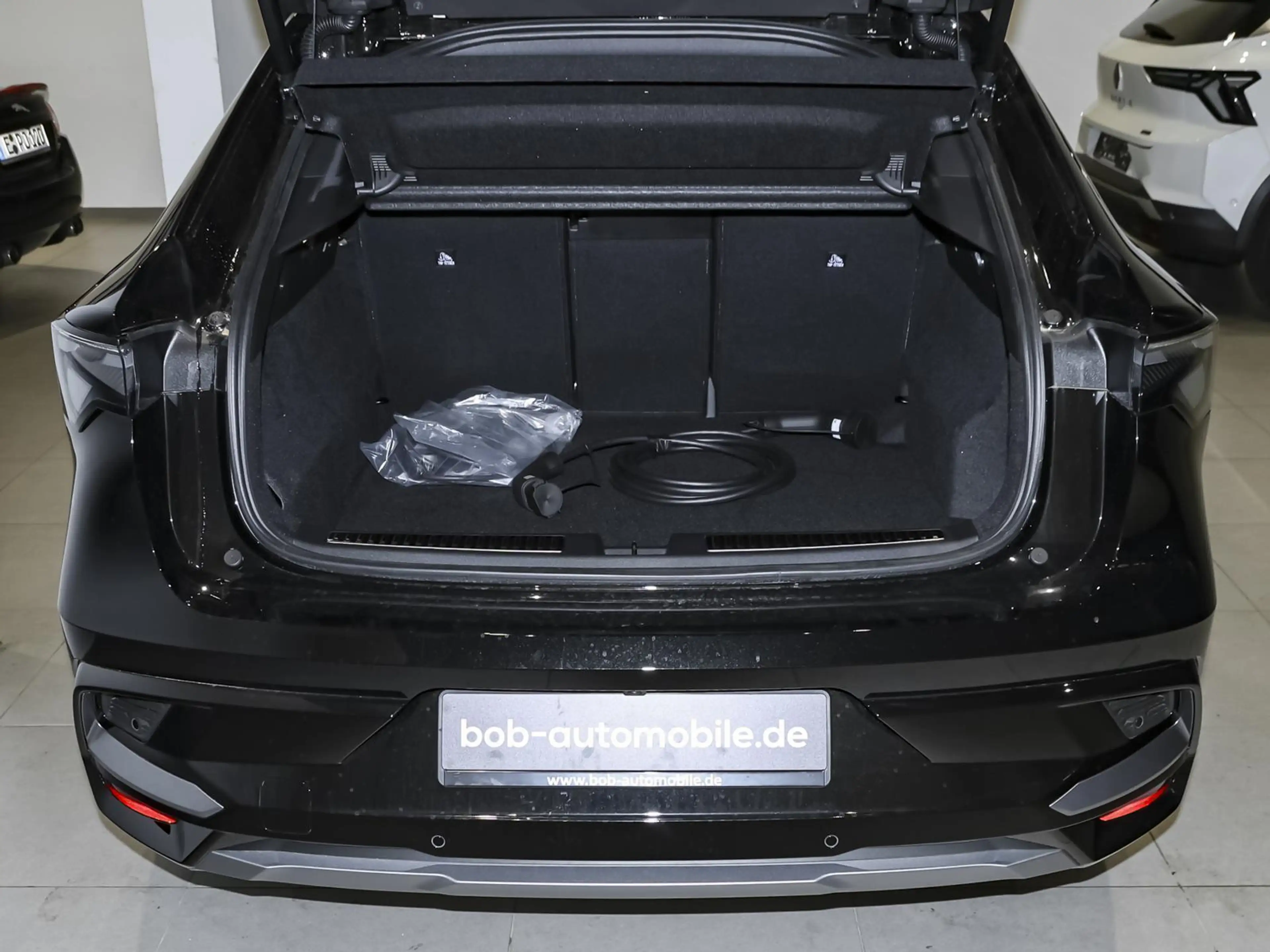 Renault Rafale Esprit Alpine E-Tech Plug-in Hybrid 300 4x4 — photo 11