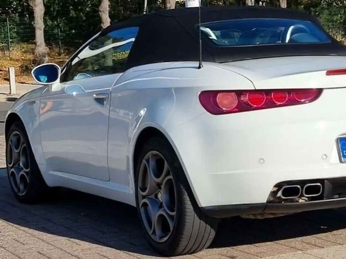 Alfa Romeo Spider Spider 2.4 jtdm q-tronic Exclusive Bílá - 1