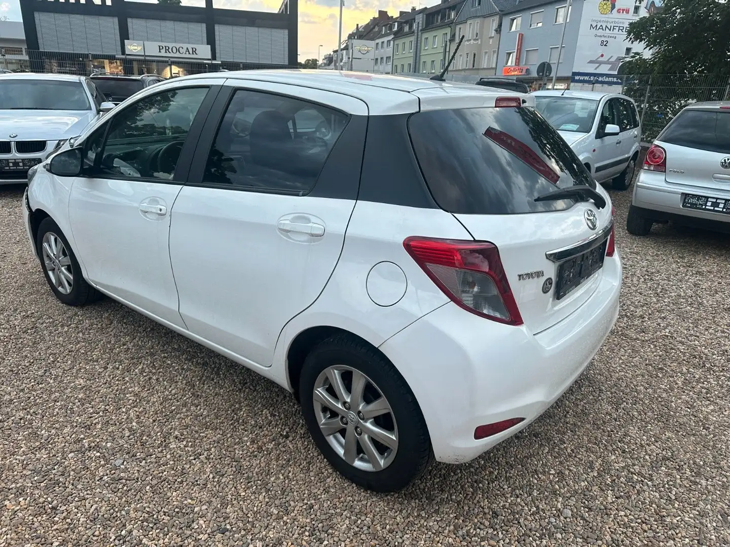 Toyota Yaris Edition Weiß - 2