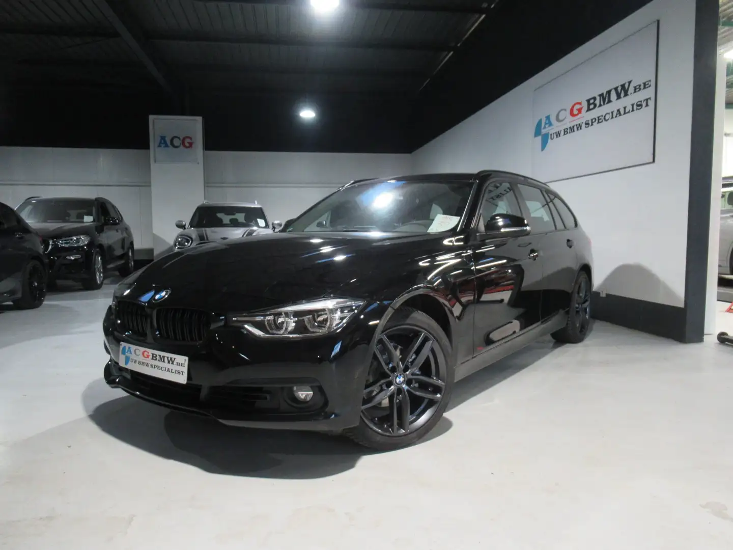 BMW 320 i Benz Aut Navi Full LED PDC SportST CD CC LIM ! Noir - 1
