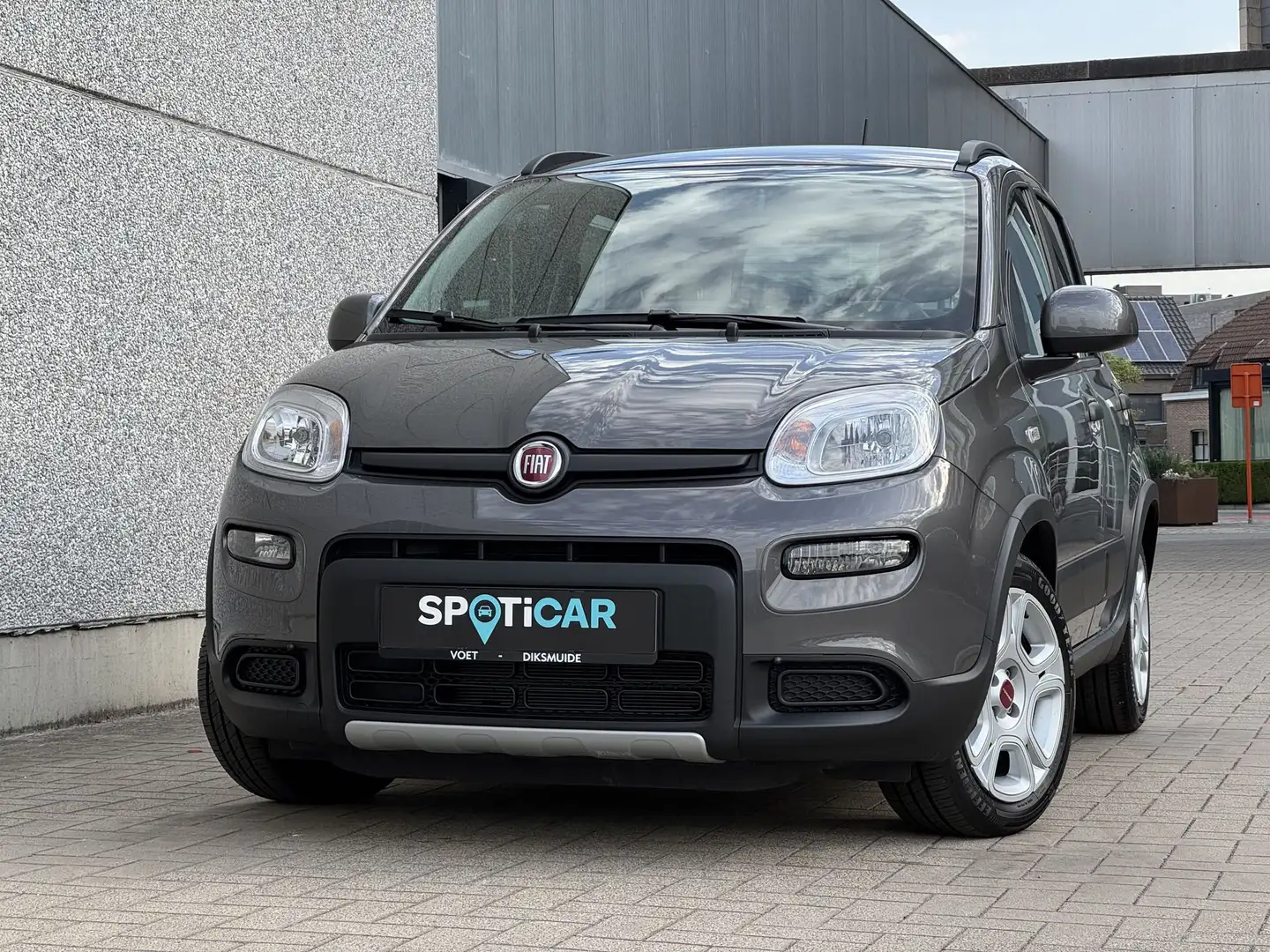 Fiat Panda 1.0 70PK HYBRID CITY LIFE AIRCO/PARKPILOT Gris - 1