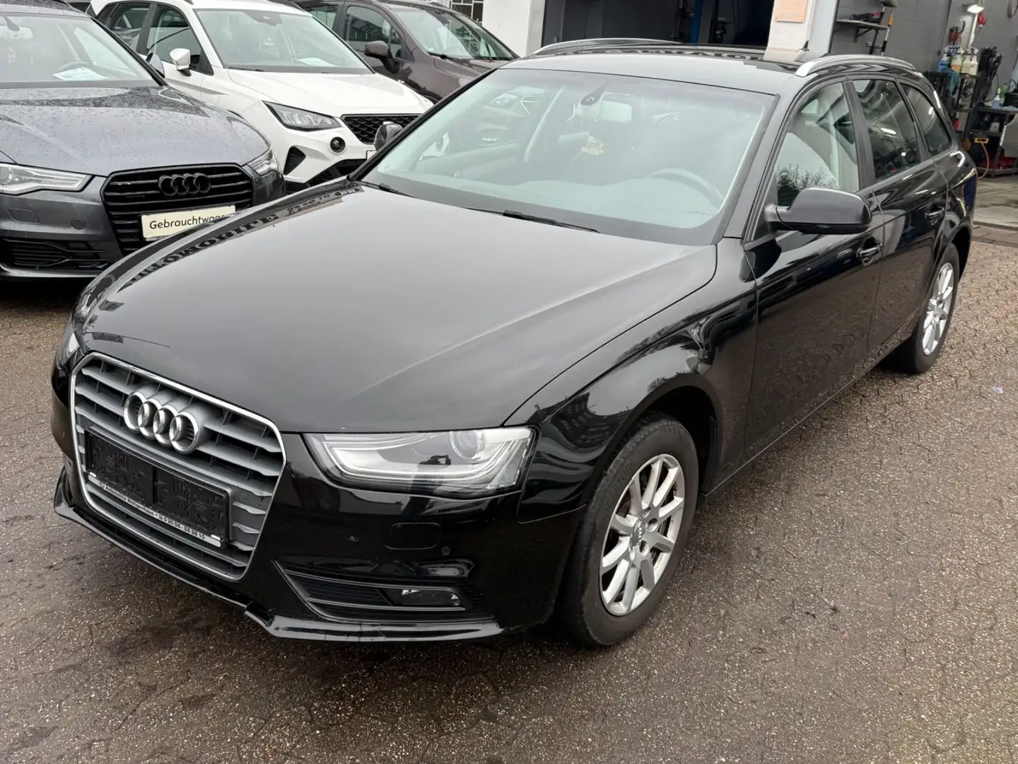 Audi A4 Avant Attraction*Ahk*Navi*Xenon Schwarz - 1