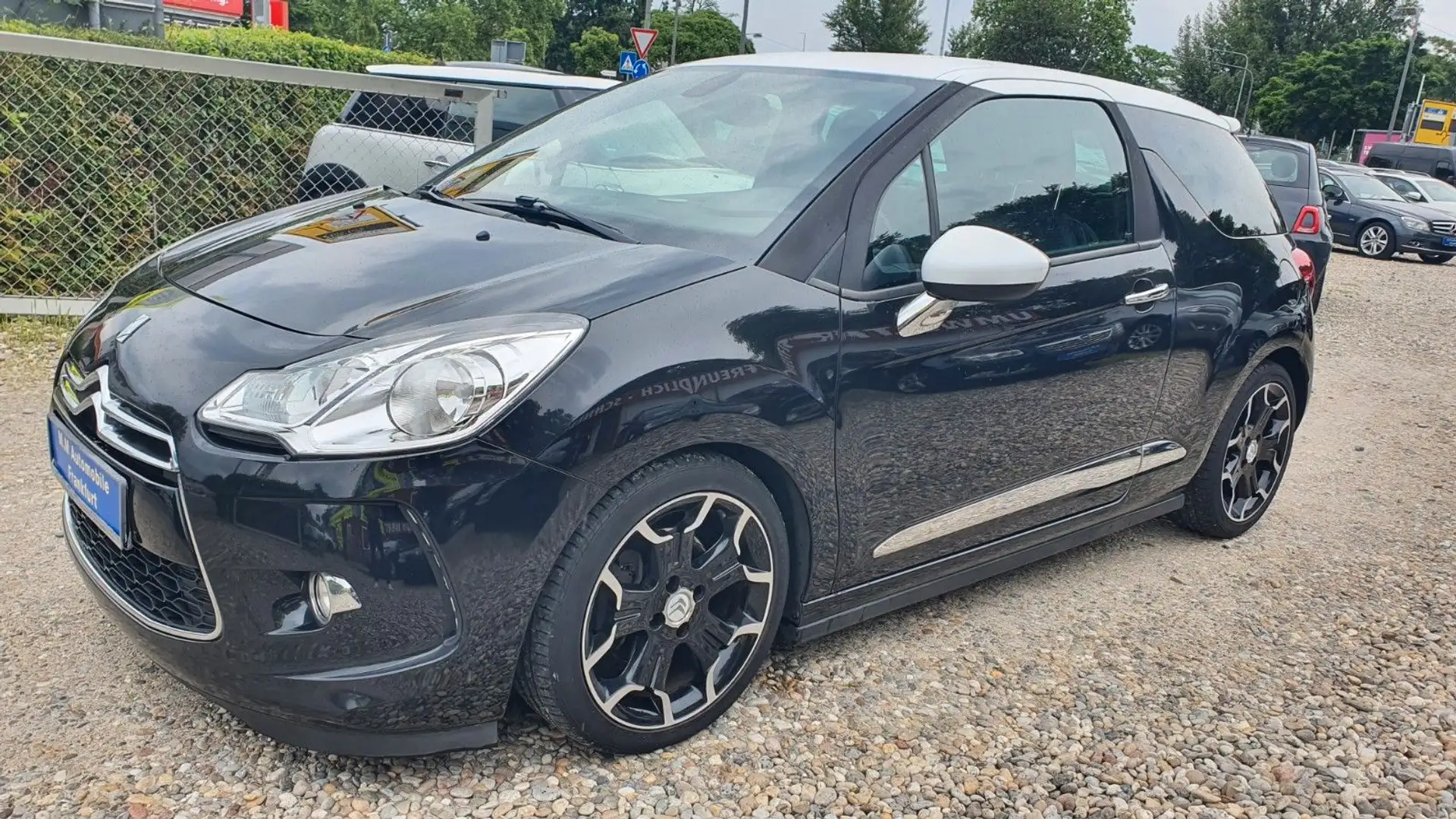 Citroen DS3 Sport Chic 1.6l°Leder°Navi°Klima°Alu°PDC°LED Weiß - 1