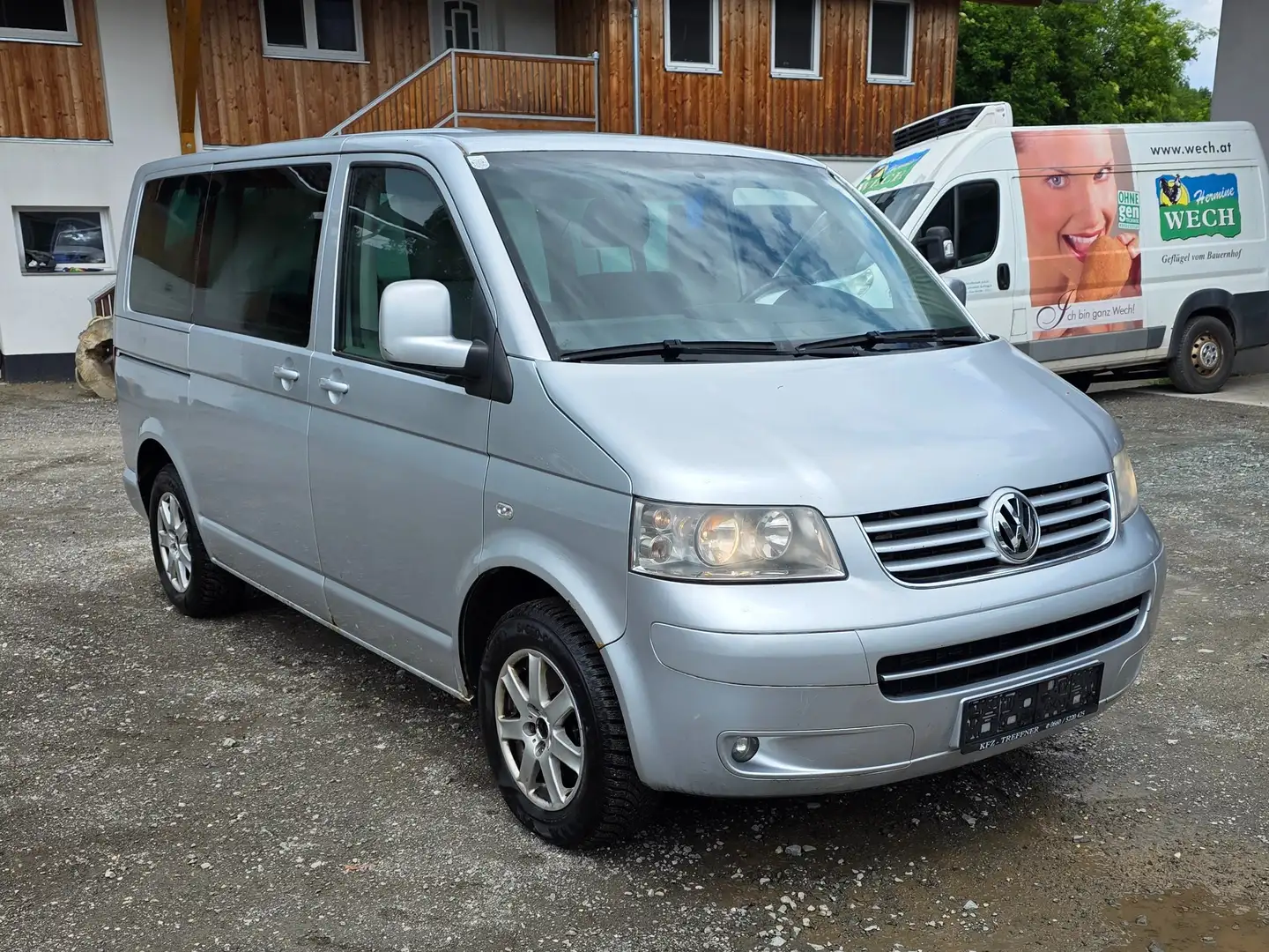 Volkswagen T5 Multivan Multivan Family 2,5 TDI 4motion Family Stříbrná - 2