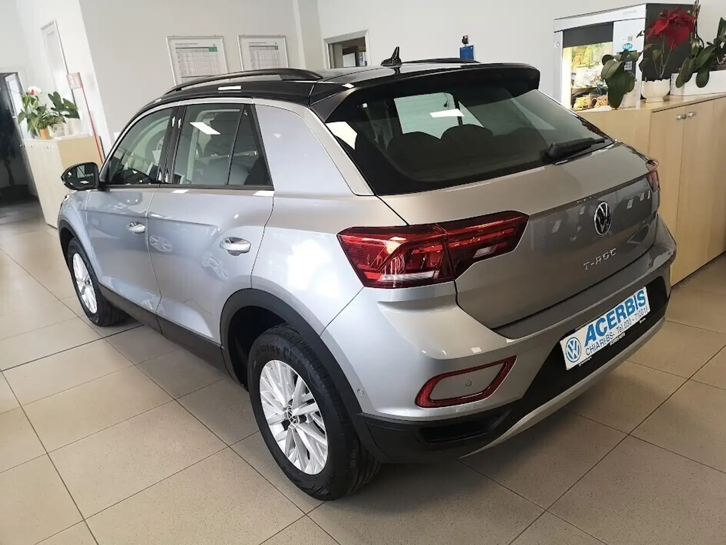 Volkswagen T-Roc 1.5 TSI ACT Life 150 CV 6 marce Grigio - 2