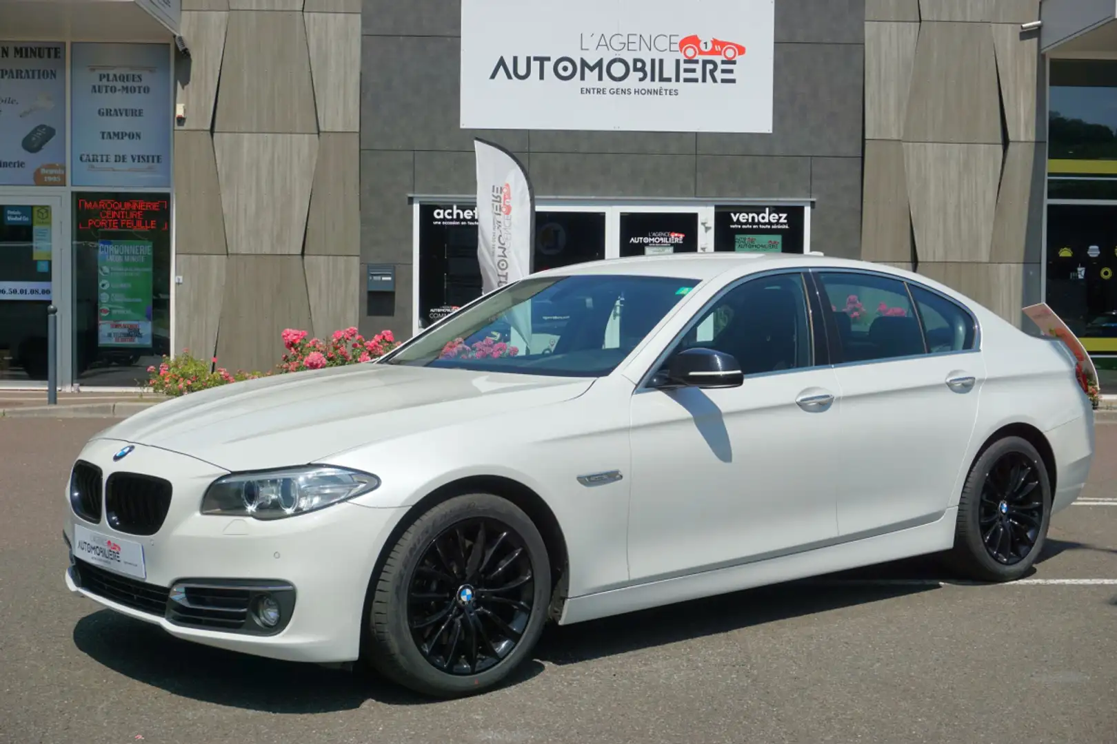 BMW 530 F10 530DA Xdrive 3.0 LCI 258 ch Luxury Blanc - 1