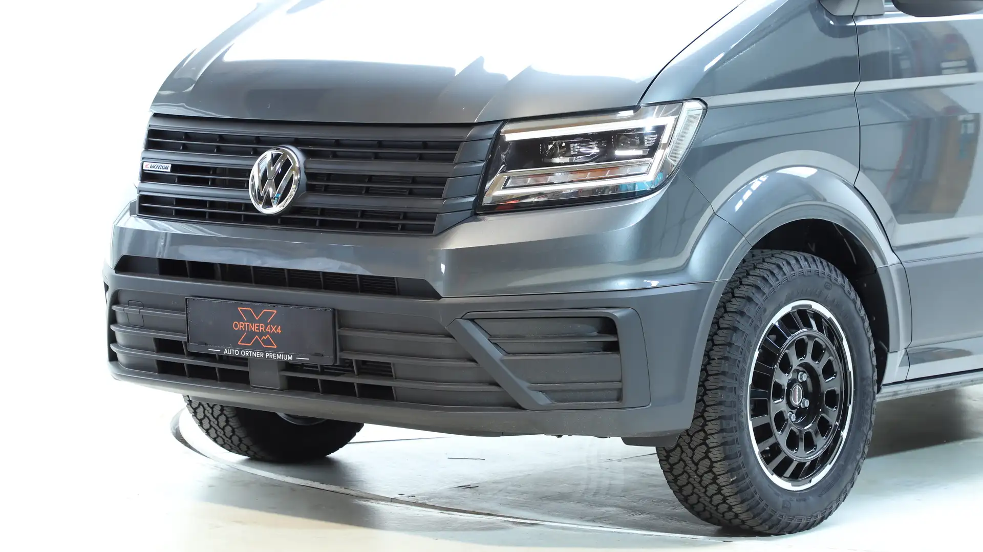 Volkswagen Crafter Aqulia C6 4x4 Adventure Camper Grau - 2