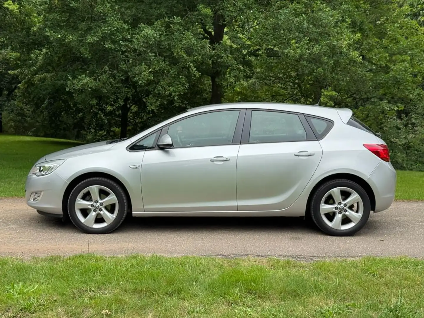 Opel Astra 1.4 Edition Gris - 2