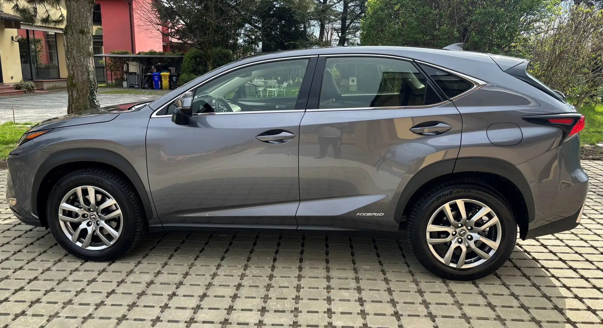 Lexus NX 300 NX I 2018 300h 2.5 Premium 4wd cvt Gris - 2