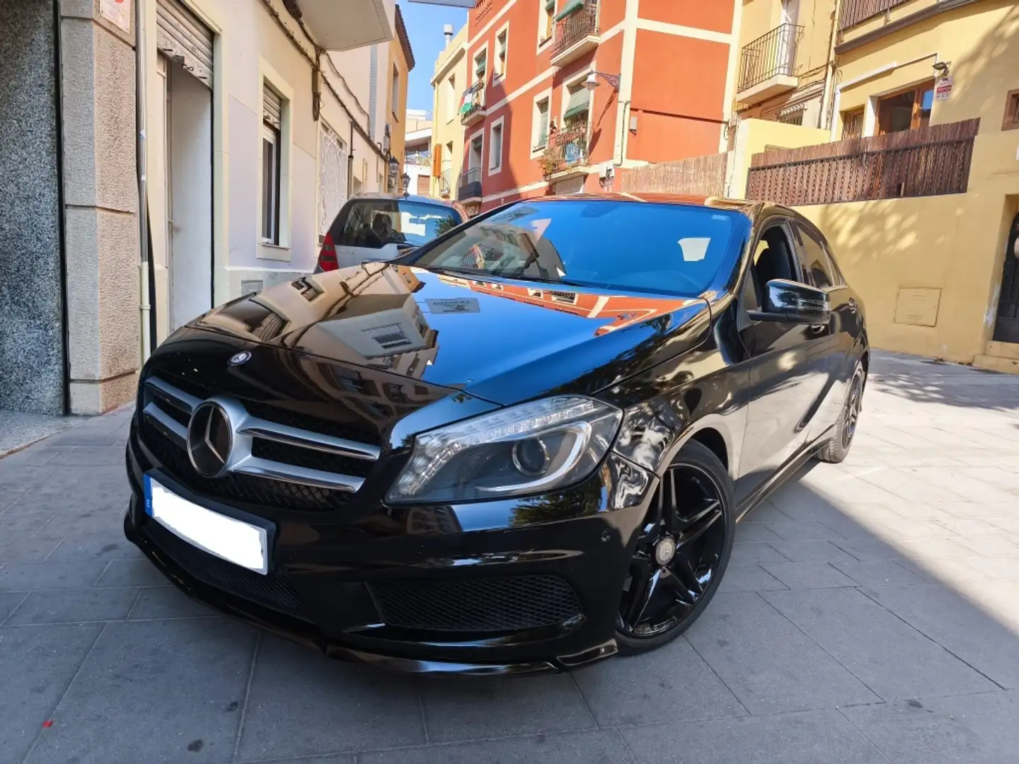 Mercedes-Benz A 200 BE AMG Line Negro - 1