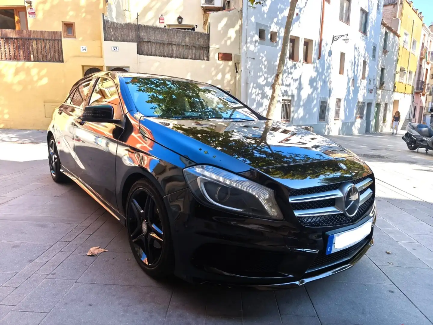 Mercedes-Benz A 200 BE AMG Line Negro - 2