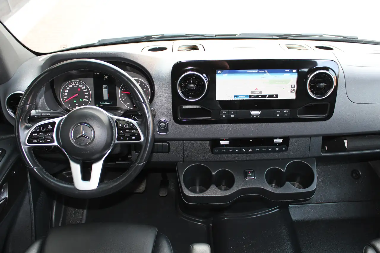 Mercedes-Benz Sprinter снимка Mercedes-Benz Sprinter