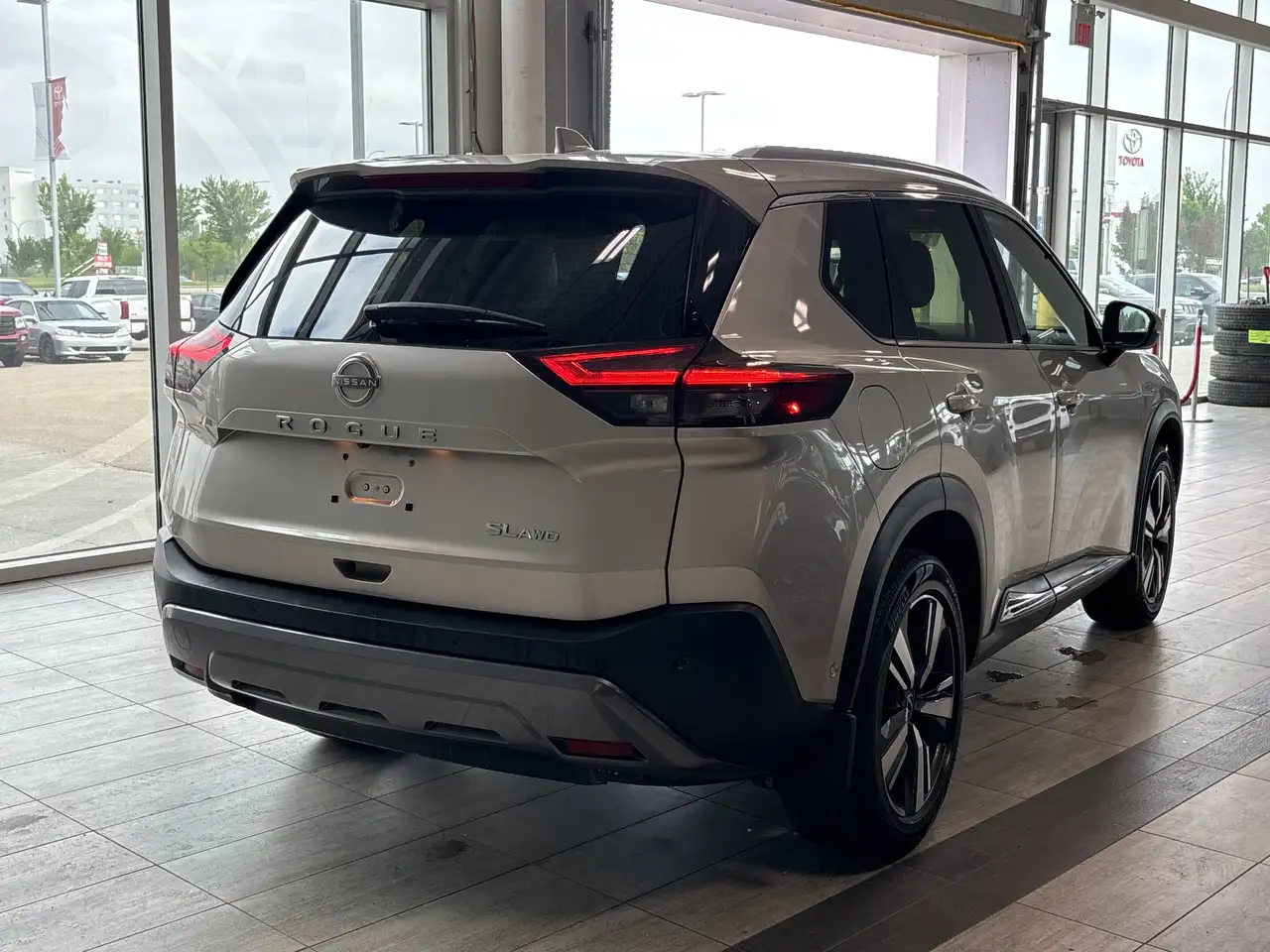 Nissan Rogue снимка Nissan Rogue