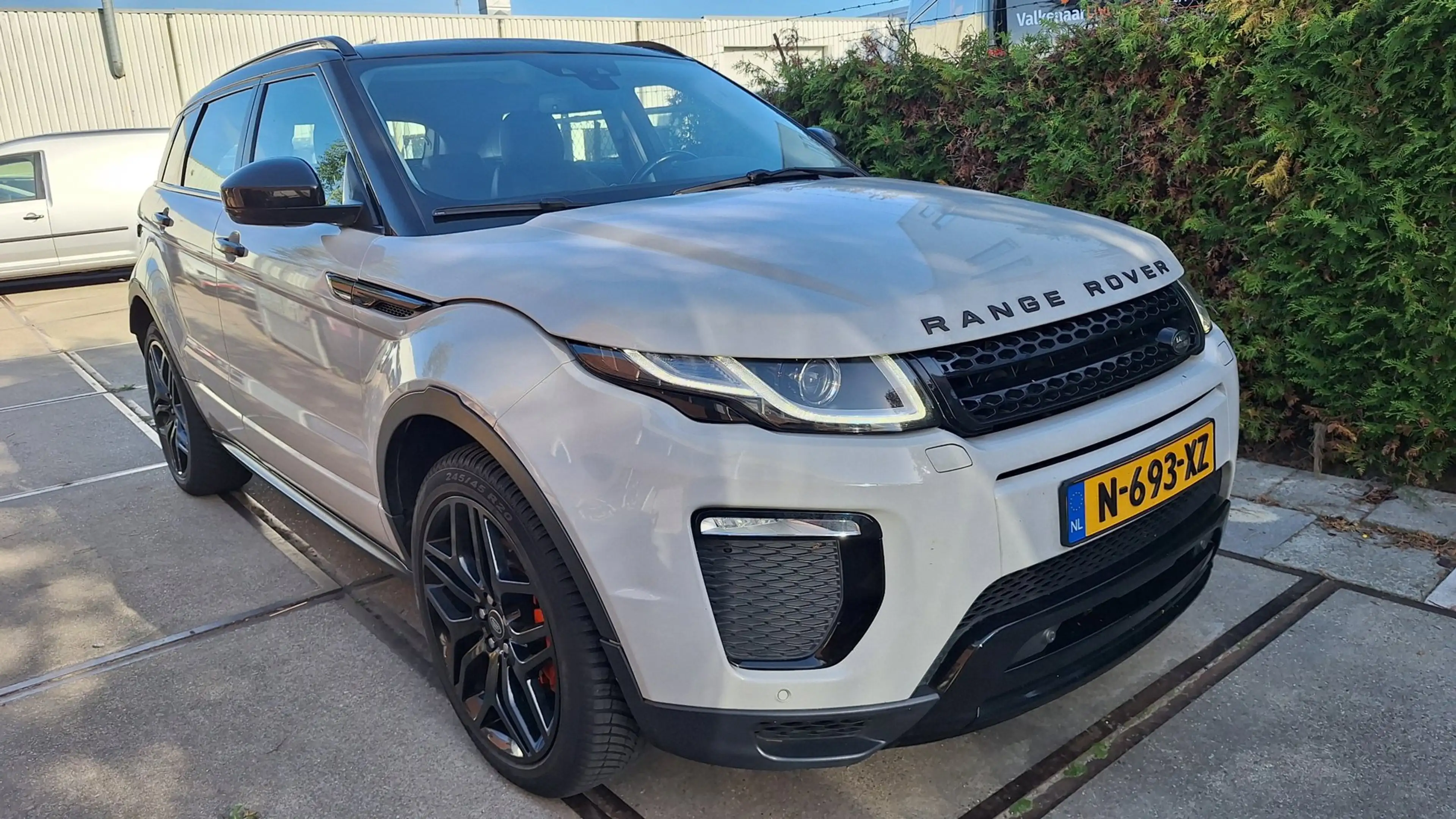 Land Rover Range Rover Evoque 2.0 TD4 SE Dynamic — photo 3
