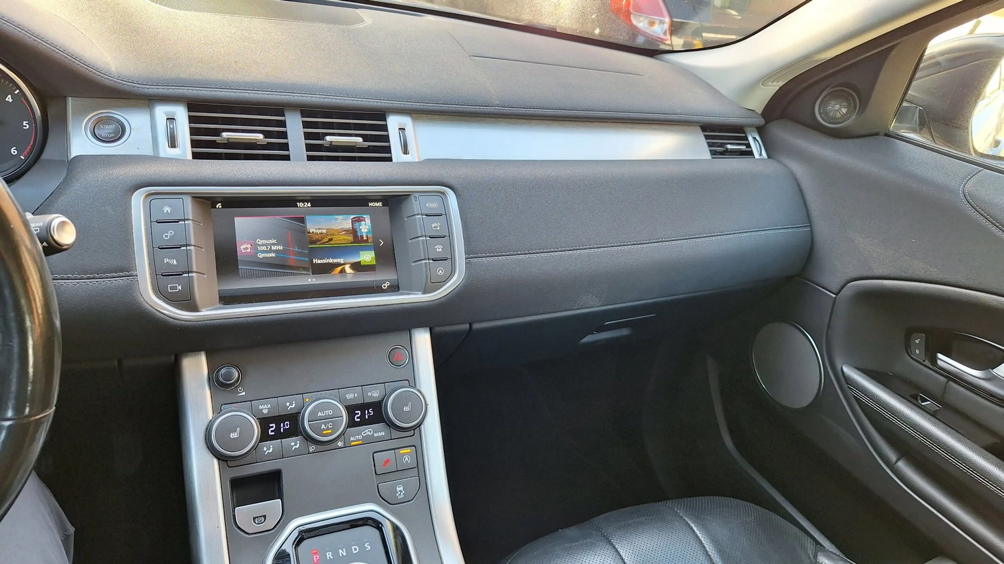 Land Rover Range Rover Evoque 2.0 TD4 SE Dynamic — photo 7