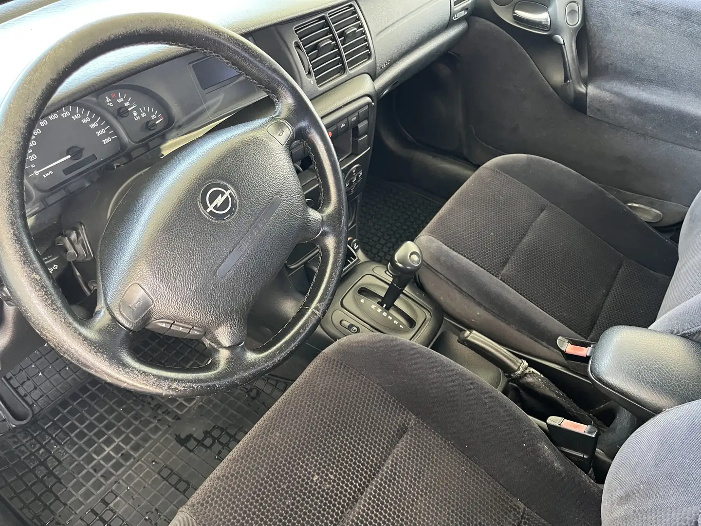 Opel Vectra Edition 1,8i 16V Aut. - 2