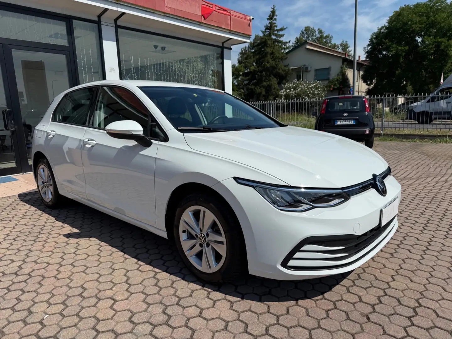 Volkswagen Golf 1.5 TGI DSG Life Bianco - 2
