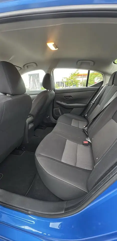 Nissan Sentra снимка Nissan Sentra