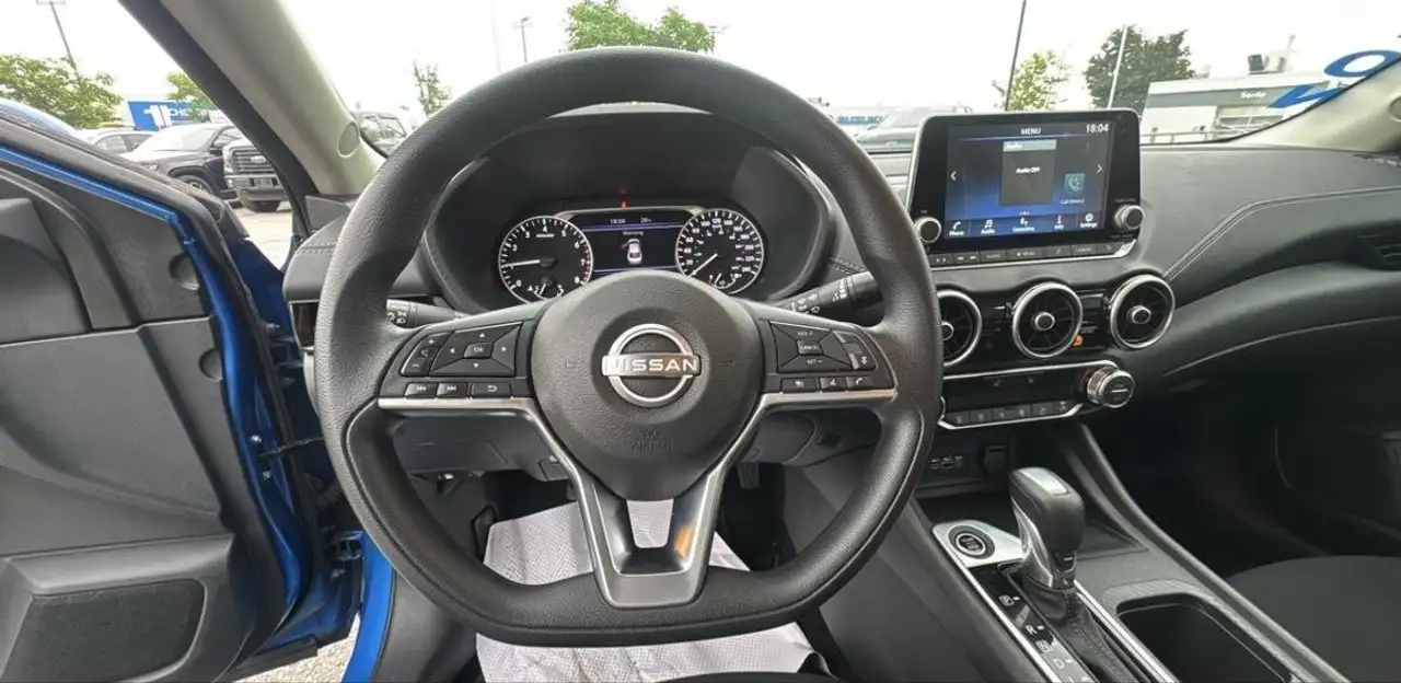 Nissan Sentra снимка Nissan Sentra