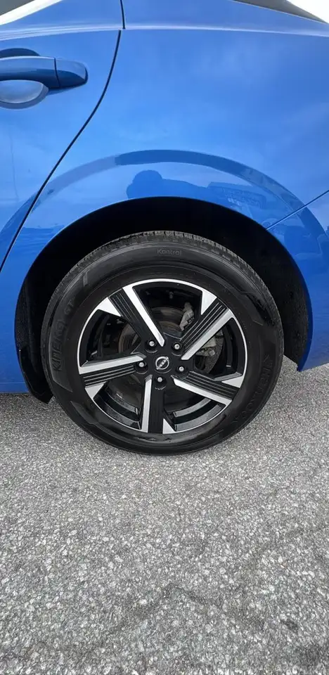 Nissan Sentra снимка Nissan Sentra