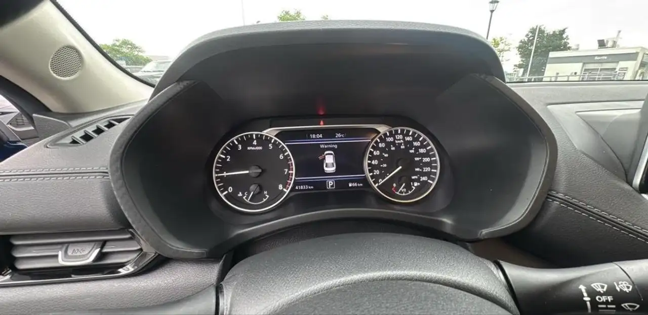 Nissan Sentra снимка Nissan Sentra