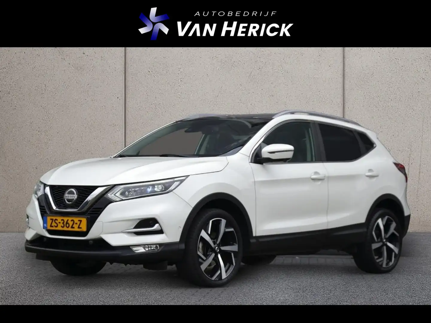 Nissan Qashqai 1.6 Tekna 165PK | Navigatie | 1e eigenaar | Comple Wit - 1