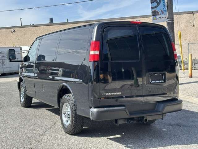 2017 Chevrolet Express 2500 Cargo Van