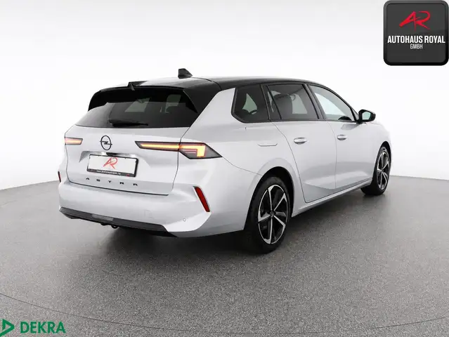 Opel Astra view 5